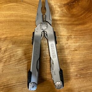 Gerber Silver Multi-Tool for Men